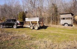 Kentucky deer hunting, western kentucky deer hunting, deer hunting, hunting, archery, Whitetail deer hunting, west ky whitetail hunting, kentucky whitetail outfitters, boone & crocket, food plots, deer food plots, chickory plots, lodging