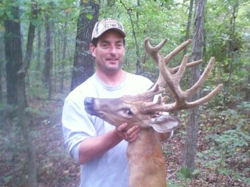 Kentucky deer hunting, western kentucky deer hunting, deer hunting, hunting, archery, Whitetail deer hunting, west ky whitetail hunting, kentucky whitetail outfitters, boone & crocket, food plots, deer food plots, chickory plots, lodging