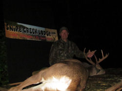 Kentucky deer hunting, western kentucky deer hunting, deer hunting, hunting, archery, Whitetail deer hunting, west ky whitetail hunting, kentucky whitetail outfitters, boone & crocket, food plots, deer food plots, chickory plots, lodging