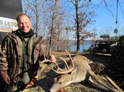 Kentucky deer hunting, western kentucky deer hunting, deer hunting, hunting, archery, Whitetail deer hunting, west ky whitetail hunting, kentucky whitetail outfitters, boone & crocket, food plots, deer food plots, chickory plots, lodging