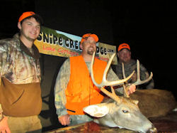 Kentucky deer hunting, western kentucky deer hunting, deer hunting, hunting, archery, Whitetail deer hunting, west ky whitetail hunting, kentucky whitetail outfitters, boone & crocket, food plots, deer food plots, chickory plots, lodging