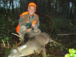Kentucky deer hunting, western kentucky deer hunting, deer hunting, hunting, archery, Whitetail deer hunting, west ky whitetail hunting, kentucky whitetail outfitters, boone & crocket, food plots, deer food plots, chickory plots, lodging