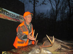 Kentucky deer hunting, western kentucky deer hunting, deer hunting, hunting, archery, Whitetail deer hunting, west ky whitetail hunting, kentucky whitetail outfitters, boone & crocket, food plots, deer food plots, chickory plots, lodging