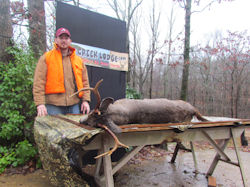 Kentucky deer hunting, western kentucky deer hunting, deer hunting, hunting, archery, Whitetail deer hunting, west ky whitetail hunting, kentucky whitetail outfitters, boone & crocket, food plots, deer food plots, chickory plots, lodging