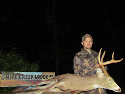 Kentucky deer hunting, western kentucky deer hunting, deer hunting, hunting, archery, Whitetail deer hunting, west ky whitetail hunting, kentucky whitetail outfitters, boone & crocket, food plots, deer food plots, chickory plots, lodging