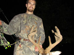 Kentucky deer hunting, western kentucky deer hunting, deer hunting, hunting, archery, Whitetail deer hunting, west ky whitetail hunting, kentucky whitetail outfitters, boone & crocket, food plots, deer food plots, chickory plots, lodging