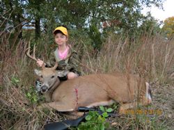 Kentucky deer hunting, western kentucky deer hunting, deer hunting, hunting, archery, Whitetail deer hunting, west ky whitetail hunting, kentucky whitetail outfitters, boone & crocket, food plots, deer food plots, chickory plots, lodging