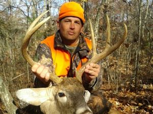 Kentucky deer hunting, western kentucky deer hunting, deer hunting, hunting, archery, Whitetail deer hunting, west ky whitetail hunting, kentucky whitetail outfitters, boone & crocket, food plots, deer food plots, chickory plots, lodging