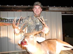 Kentucky deer hunting, western kentucky deer hunting, deer hunting, hunting, archery, Whitetail deer hunting, west ky whitetail hunting, kentucky whitetail outfitters, boone & crocket, food plots, deer food plots, chickory plots, lodging