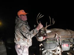 Kentucky deer hunting, western kentucky deer hunting, deer hunting, hunting, archery, Whitetail deer hunting, west ky whitetail hunting, kentucky whitetail outfitters, boone & crocket, food plots, deer food plots, chickory plots, lodging