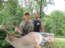 Kentucky deer hunting, western kentucky deer hunting, deer hunting, hunting, archery, Whitetail deer hunting, west ky whitetail hunting, kentucky whitetail outfitters, boone & crocket, food plots, deer food plots, chickory plots, lodging