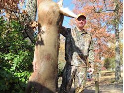 Kentucky deer hunting, western kentucky deer hunting, deer hunting, hunting, archery, Whitetail deer hunting, west ky whitetail hunting, kentucky whitetail outfitters, boone & crocket, food plots, deer food plots, chickory plots, lodging