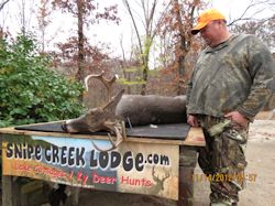 Kentucky deer hunting, western kentucky deer hunting, deer hunting, hunting, archery, Whitetail deer hunting, west ky whitetail hunting, kentucky whitetail outfitters, boone & crocket, food plots, deer food plots, chickory plots, lodging