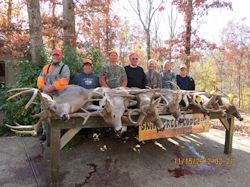 Kentucky deer hunting, western kentucky deer hunting, deer hunting, hunting, archery, Whitetail deer hunting, west ky whitetail hunting, kentucky whitetail outfitters, boone & crocket, food plots, deer food plots, chickory plots, lodging