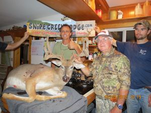 Kentucky deer hunting, western kentucky deer hunting, deer hunting, hunting, archery, Whitetail deer hunting, west ky whitetail hunting, kentucky whitetail outfitters, boone & crocket, food plots, deer food plots, chickory plots, lodging