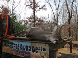 Kentucky deer hunting, western kentucky deer hunting, deer hunting, hunting, archery, Whitetail deer hunting, west ky whitetail hunting, kentucky whitetail outfitters, boone & crocket, food plots, deer food plots, chickory plots, lodging