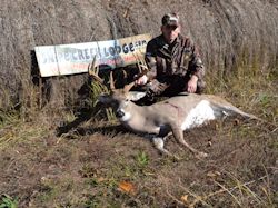 Kentucky deer hunting, western kentucky deer hunting, deer hunting, hunting, archery, Whitetail deer hunting, west ky whitetail hunting, kentucky whitetail outfitters, boone & crocket, food plots, deer food plots, chickory plots, lodging