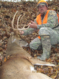 Kentucky deer hunting, western kentucky deer hunting, deer hunting, hunting, archery, Whitetail deer hunting, west ky whitetail hunting, kentucky whitetail outfitters, boone & crocket, food plots, deer food plots, chickory plots, lodging