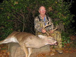 Kentucky deer hunting, western kentucky deer hunting, deer hunting, hunting, archery, Whitetail deer hunting, west ky whitetail hunting, kentucky whitetail outfitters, boone & crocket, food plots, deer food plots, chickory plots, lodging