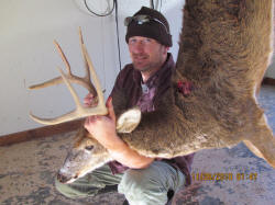 Kentucky deer hunting, western kentucky deer hunting, deer hunting, hunting, archery, Whitetail deer hunting, west ky whitetail hunting, kentucky whitetail outfitters, boone & crocket, food plots, deer food plots, chickory plots, lodging