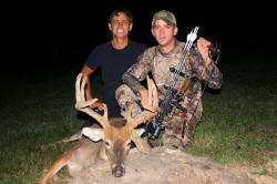 Kentucky deer hunting, western kentucky deer hunting, deer hunting, hunting, archery, Whitetail deer hunting, west ky whitetail hunting, kentucky whitetail outfitters, boone & crocket, food plots, deer food plots, chickory plots, lodging