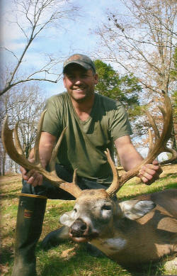 Kentucky deer hunting, western kentucky deer hunting, deer hunting, hunting, archery, Whitetail deer hunting, west ky whitetail hunting, kentucky whitetail outfitters, boone & crocket, food plots, deer food plots, chickory plots, lodging